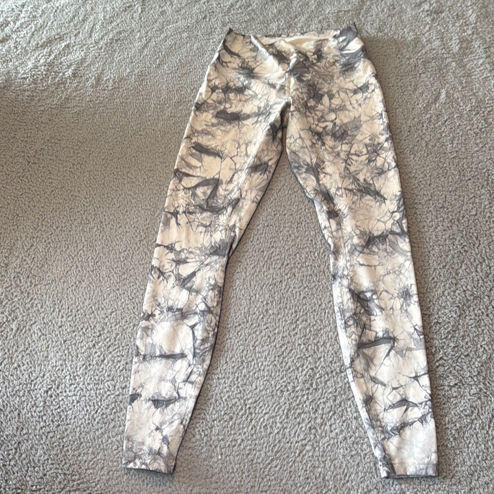 Lululemon Wunder Under Hi-Rise Tight  28
Dual Shibori Antique Whit Baltic size 6